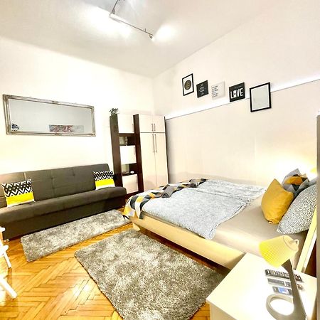 Small Cosy Apartment Near The Famous Westend City Center Budapest Eksteriør billede