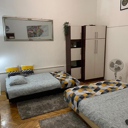 Small Cosy Apartment Near The Famous Westend City Center Budapest Eksteriør billede