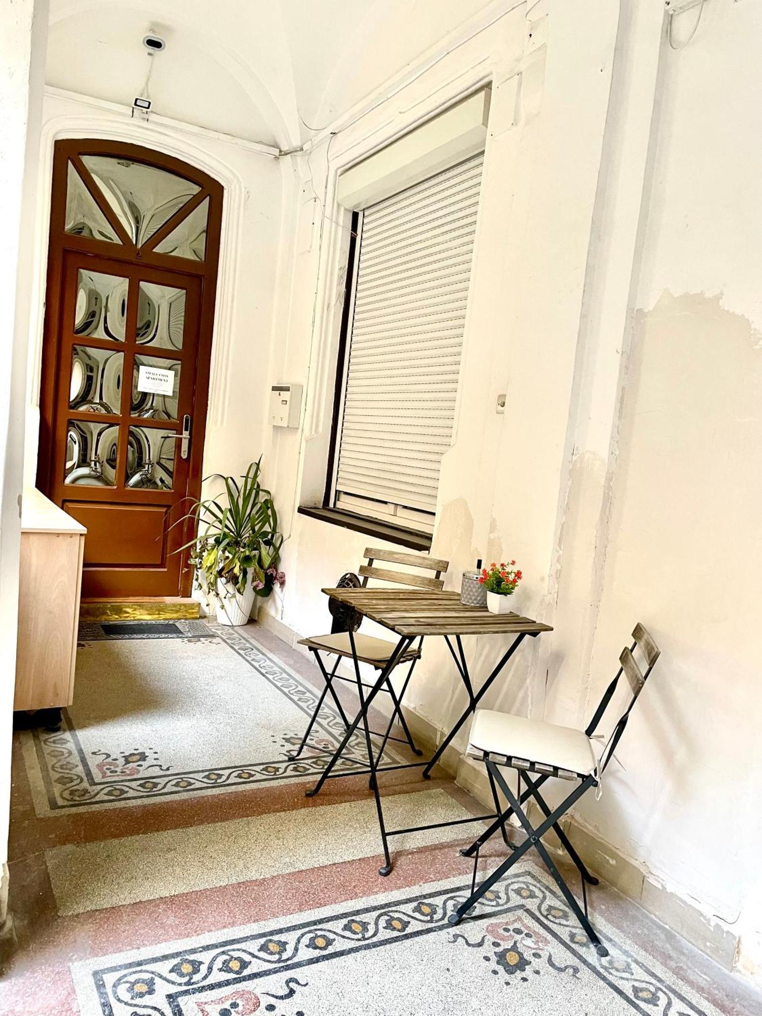 Small Cosy Apartment Near The Famous Westend City Center Budapest Eksteriør billede