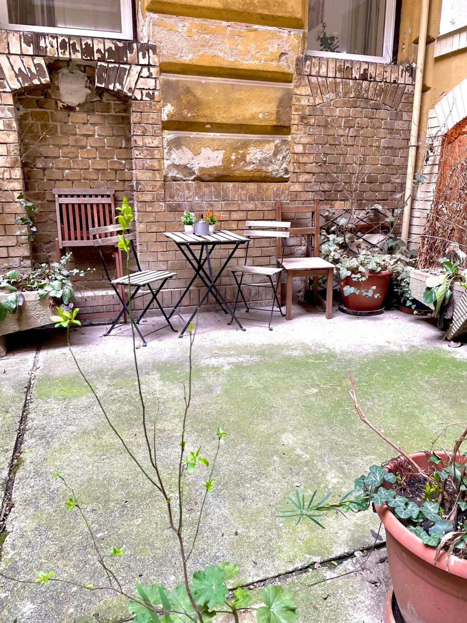 Small Cosy Apartment Near The Famous Westend City Center Budapest Eksteriør billede