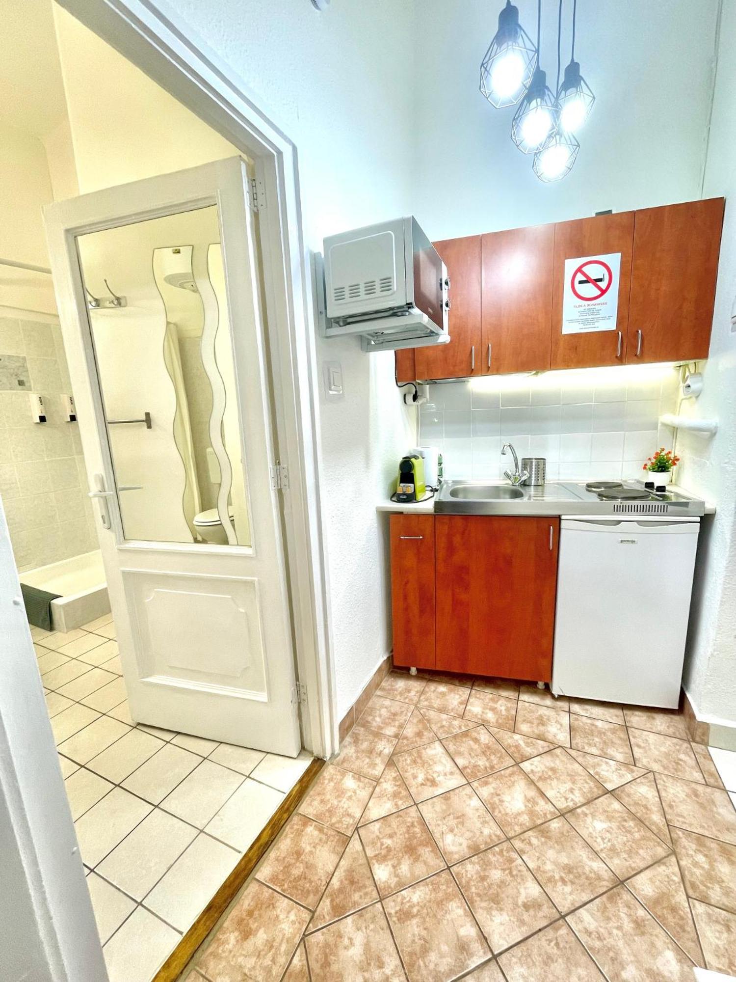 Small Cosy Apartment Near The Famous Westend City Center Budapest Eksteriør billede