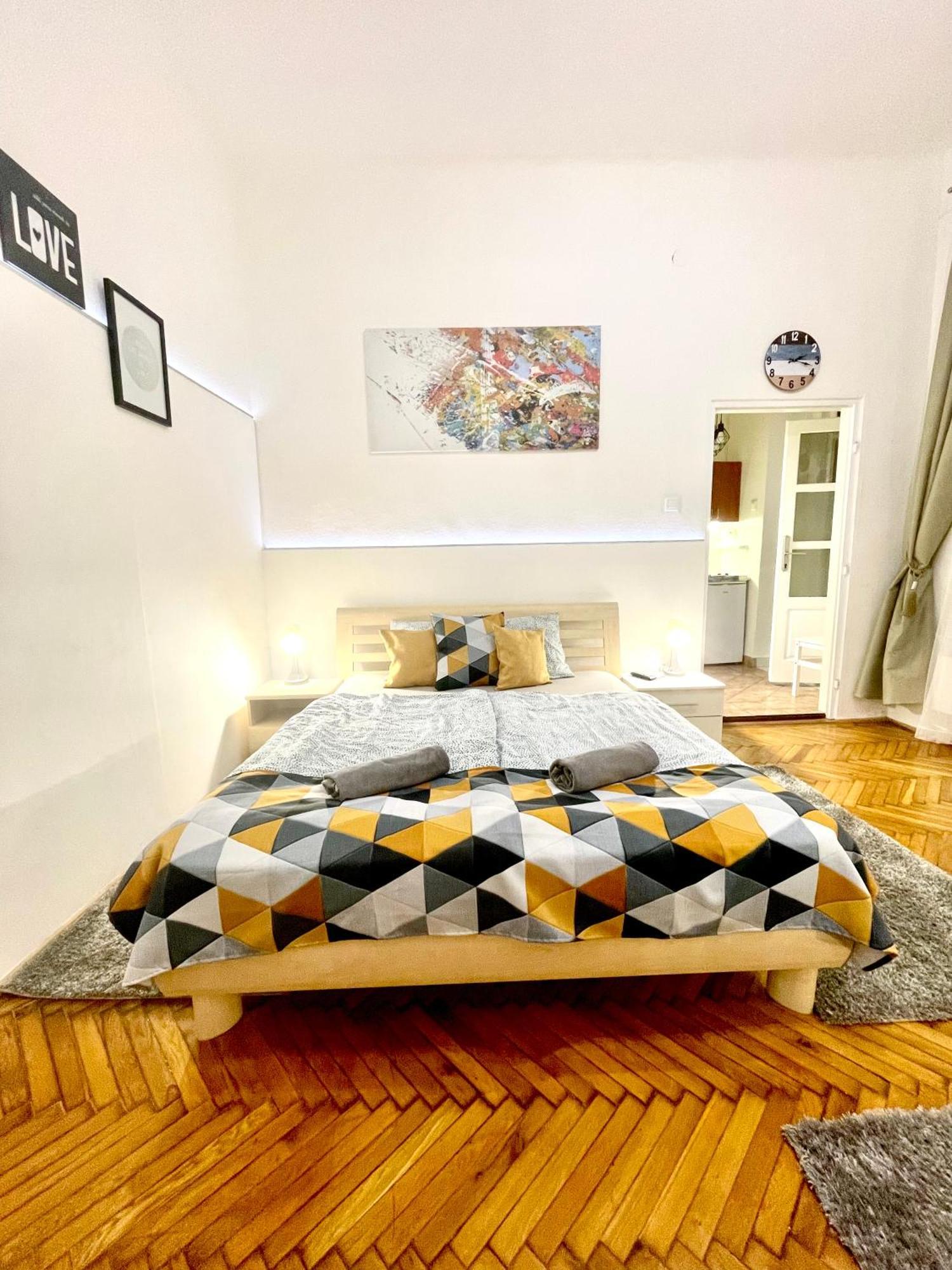 Small Cosy Apartment Near The Famous Westend City Center Budapest Eksteriør billede