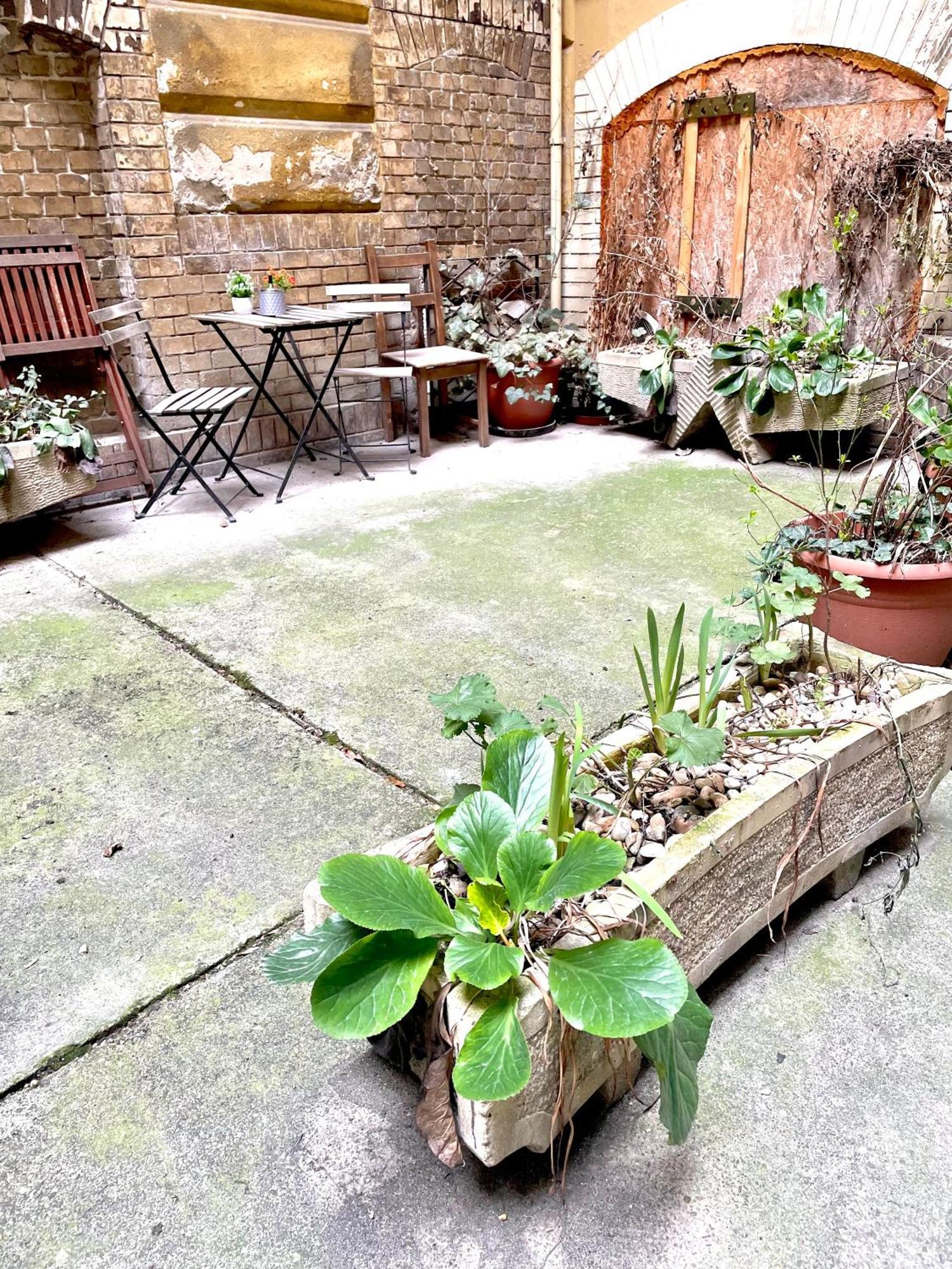 Small Cosy Apartment Near The Famous Westend City Center Budapest Eksteriør billede