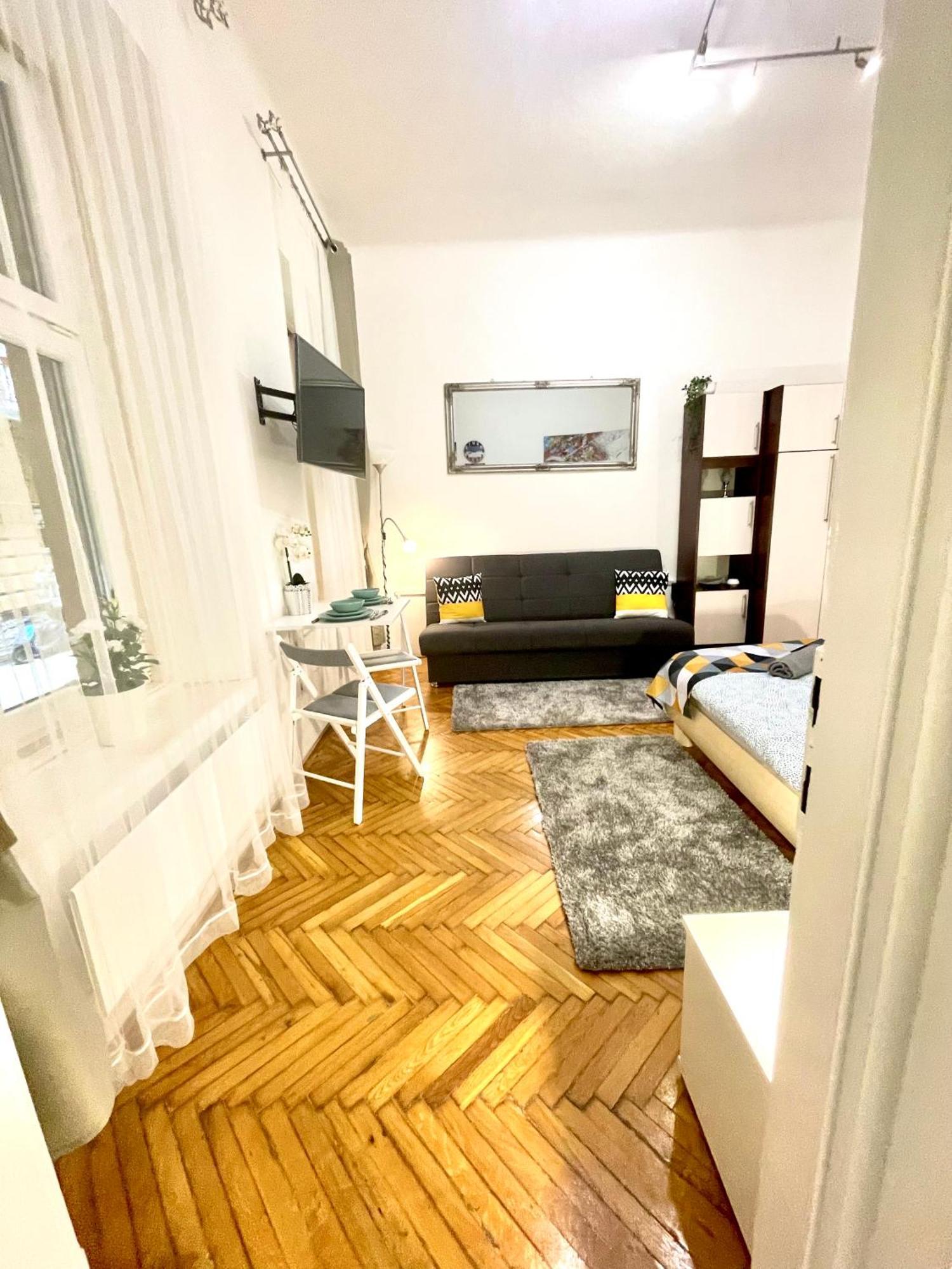Small Cosy Apartment Near The Famous Westend City Center Budapest Eksteriør billede