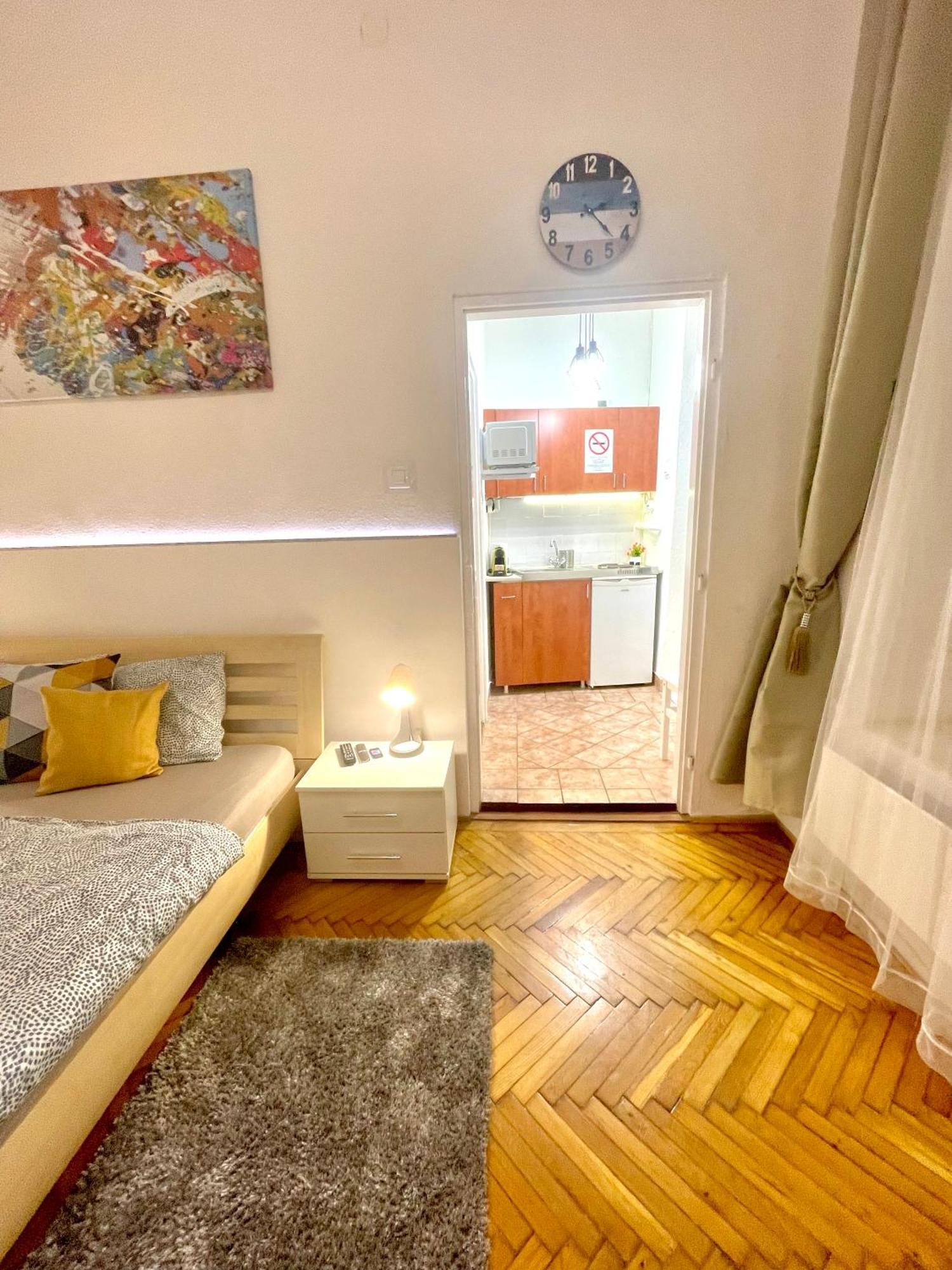 Small Cosy Apartment Near The Famous Westend City Center Budapest Eksteriør billede