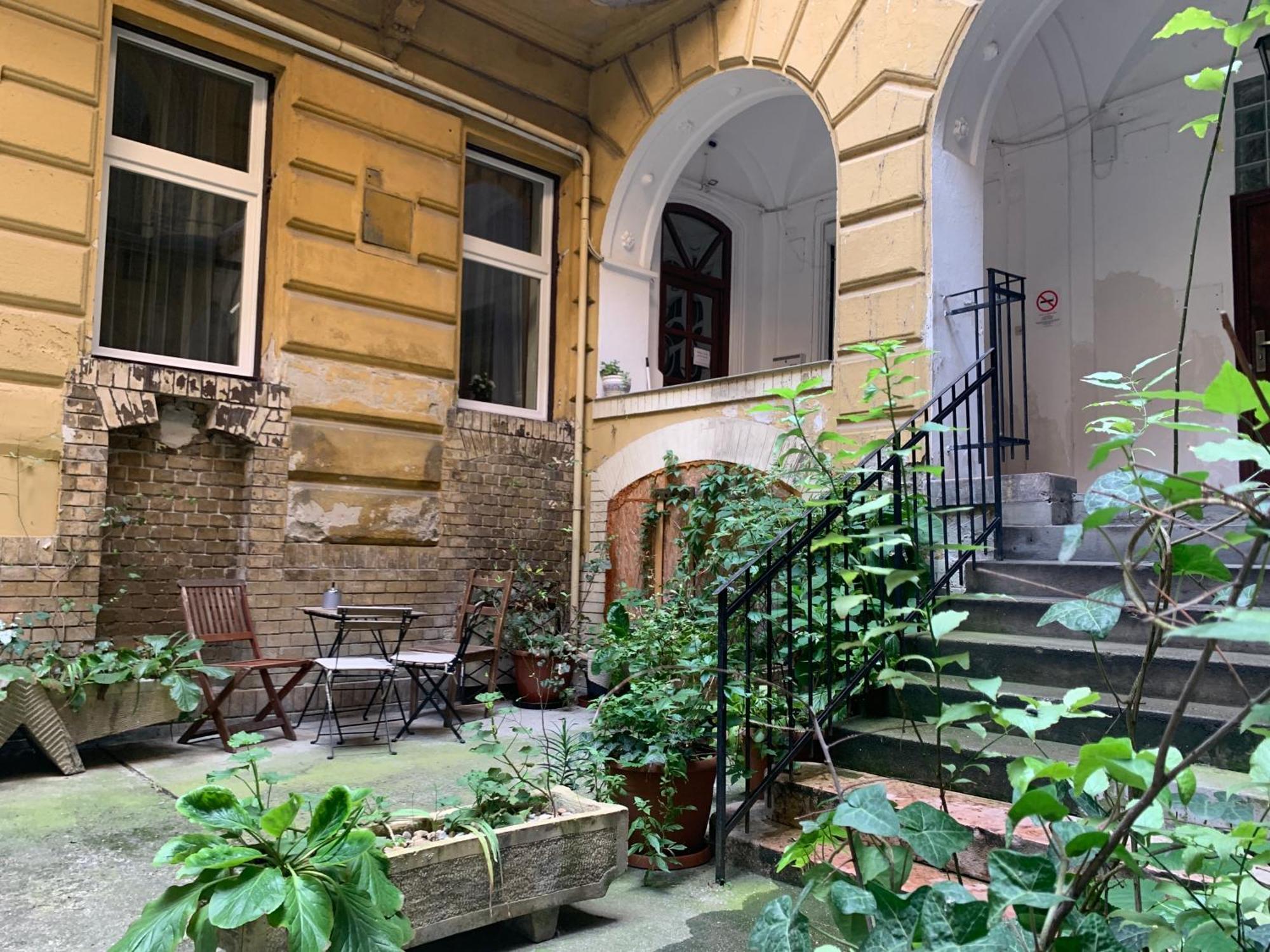 Small Cosy Apartment Near The Famous Westend City Center Budapest Eksteriør billede